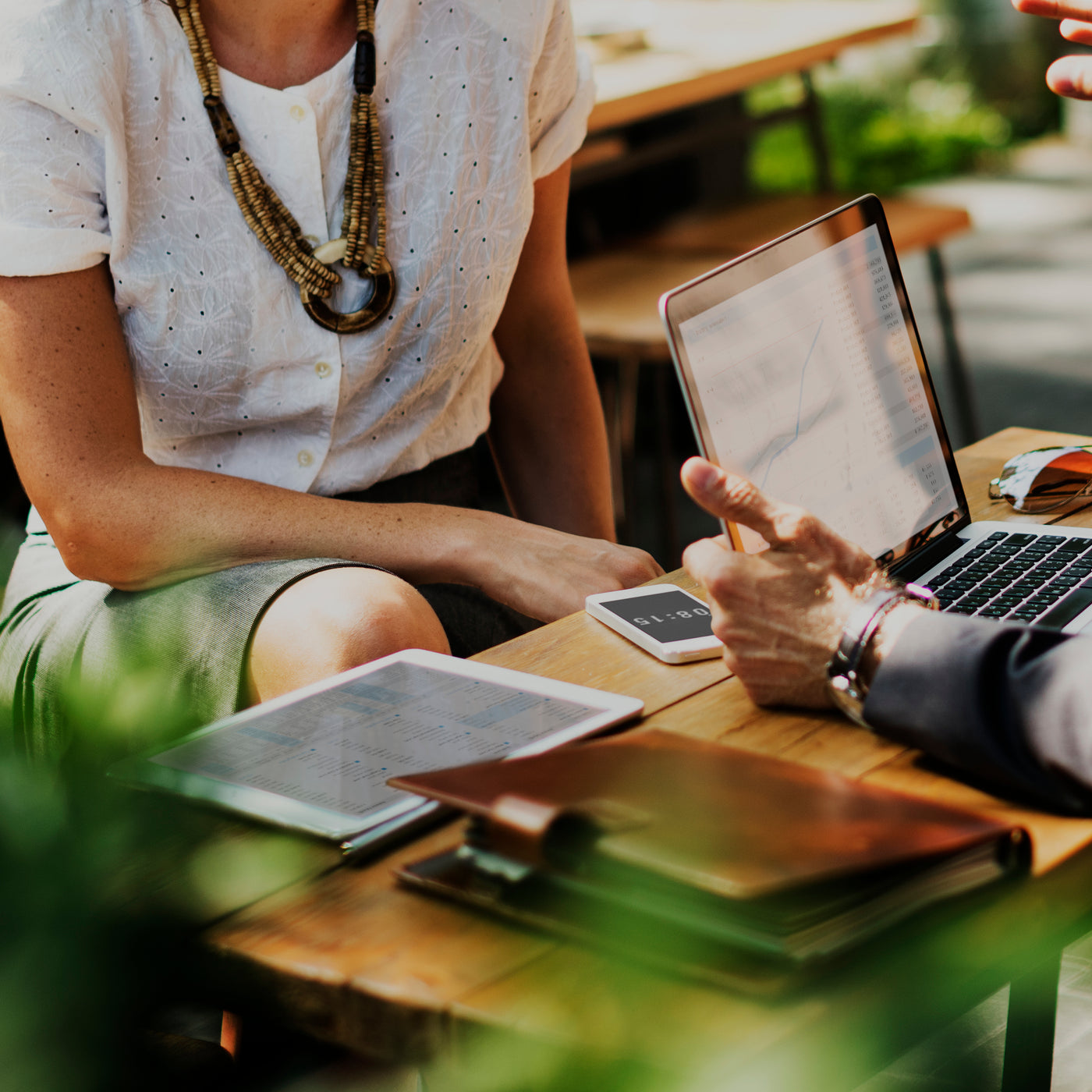 <center><div style="height:90px; width:150px; color: #fff; background: rgba(0, 0, 0, 0.4);">Upcoming<br> seminars </div></center>